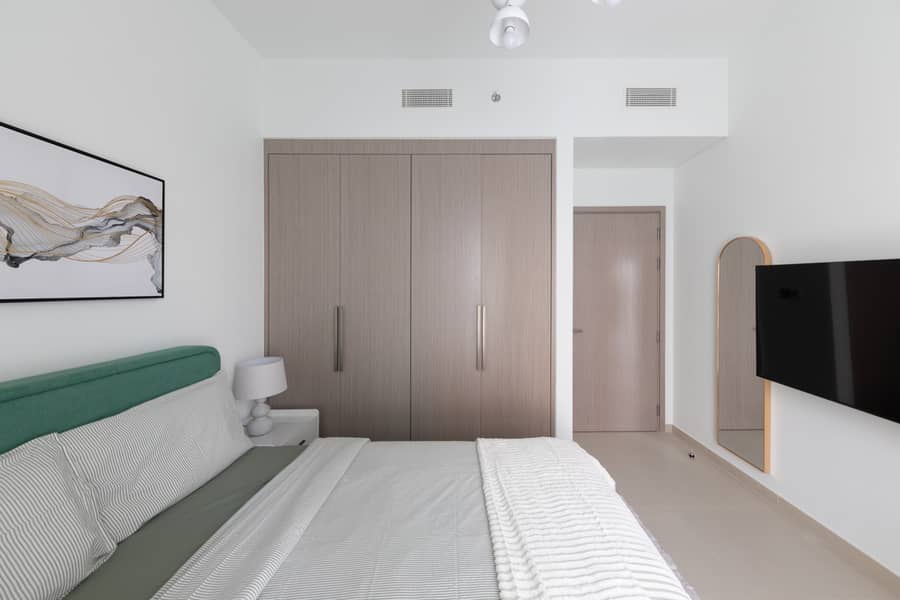 11 min walk from Burj Khalifa - Image 16