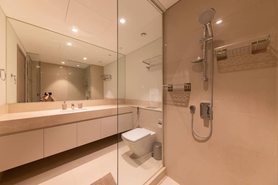 11 min walk from Burj Khalifa - Image 23