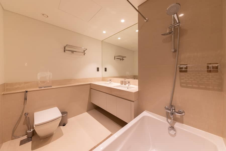 11 min walk from Burj Khalifa - Image 24