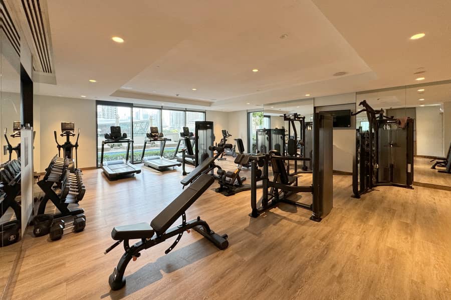 11 min walk from Burj Khalifa - Image 27