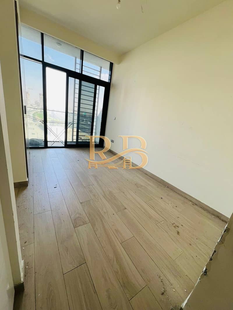 Semi Furnished Studio || Middle Floor || Community View || Ready to Move