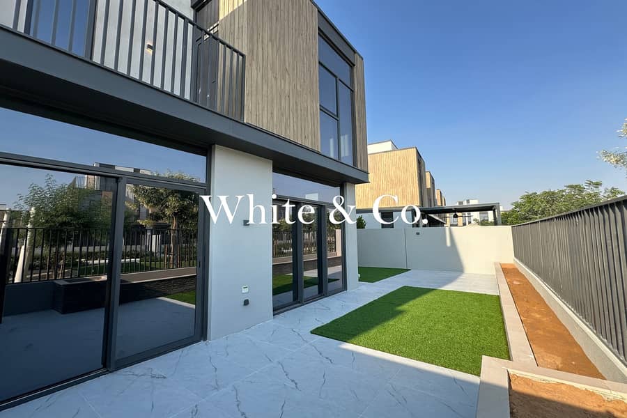 Park View | Landscaped | Corner Plot