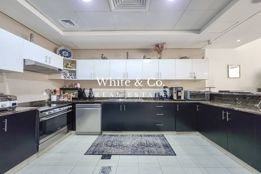 Large Layout | Private Pool | Near Park