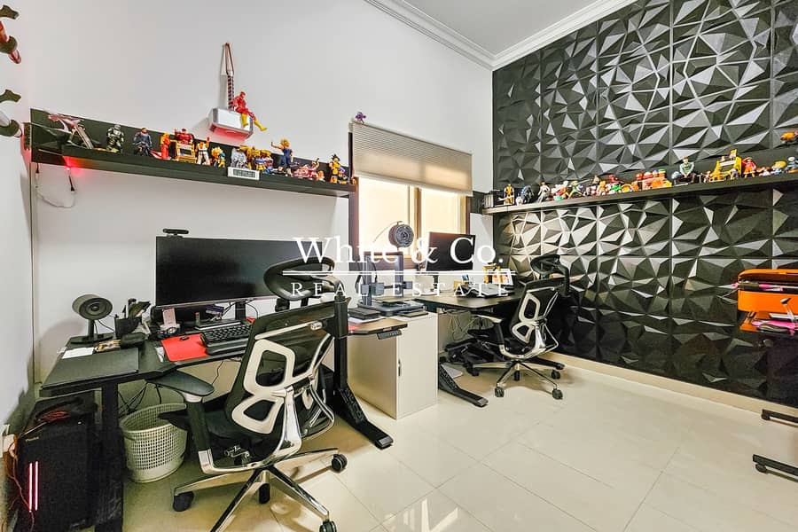 Large Layout | Private Pool | Near Park - Image 15