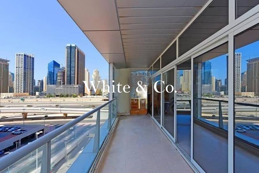 Low Floor | Bright Unit | Marina Skyline