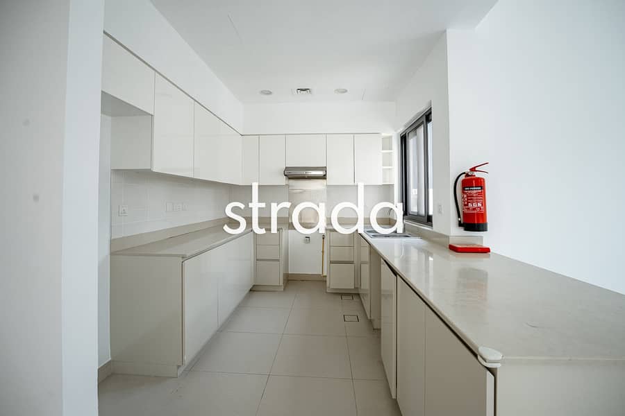 Vacant Now | Best Priced | 4 Bed + Maids - Image 11