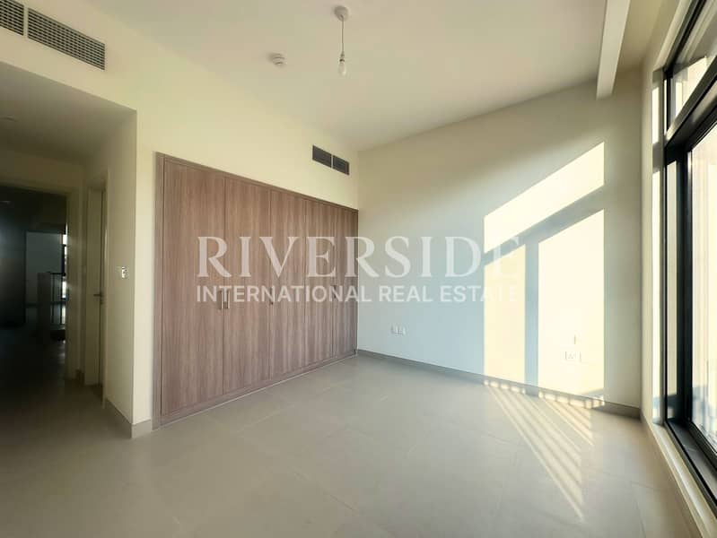 Vacant | Brand New | Beachfront Community - Image 10