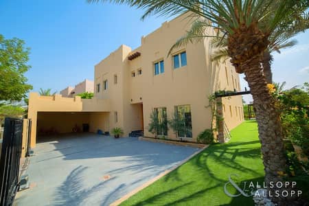 Upgraded | Extended | Lake View | 5 Beds Upgraded | Extended | Lake View | 5 Beds