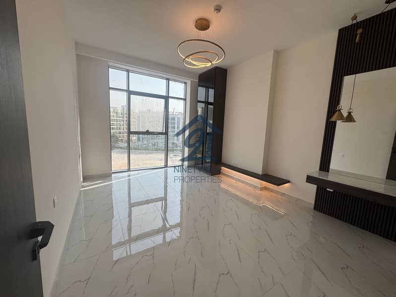 Fully Furnished | New & Ready | Huge Layout - Image 1