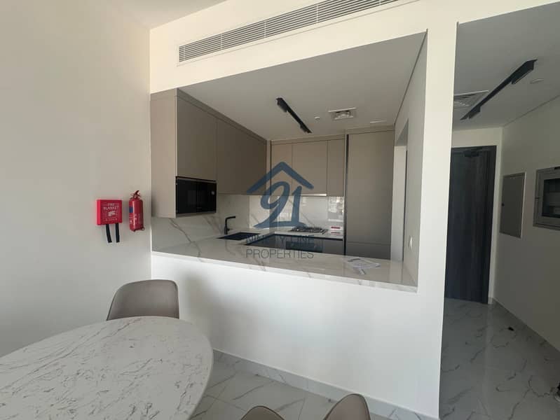 Fully Furnished | New & Ready | Huge Layout - Image 4