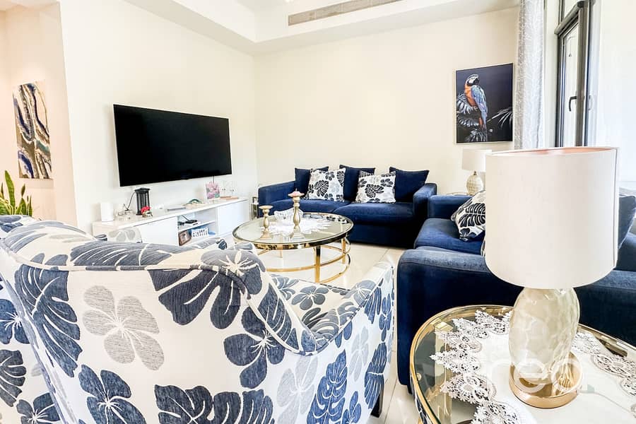 4 Bedroom Villa| Beautiful Large Garden