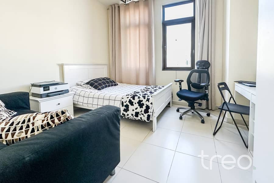 4 Bedroom Villa| Beautiful Large Garden - Image 10