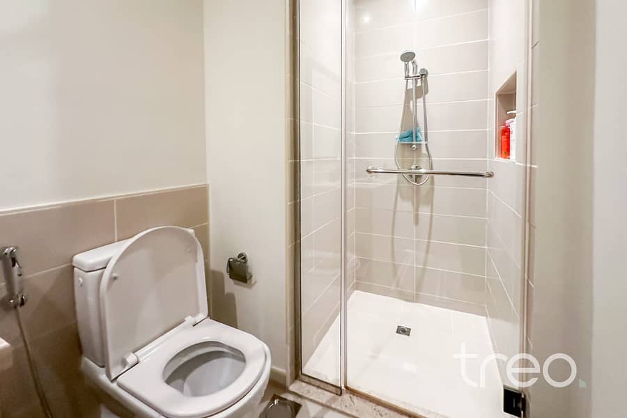 4 Bedroom Villa| Beautiful Large Garden - Image 14