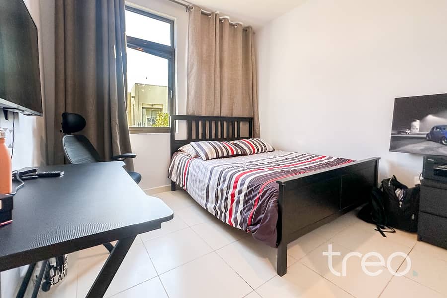 4 Bedroom Villa| Beautiful Large Garden - Image 15