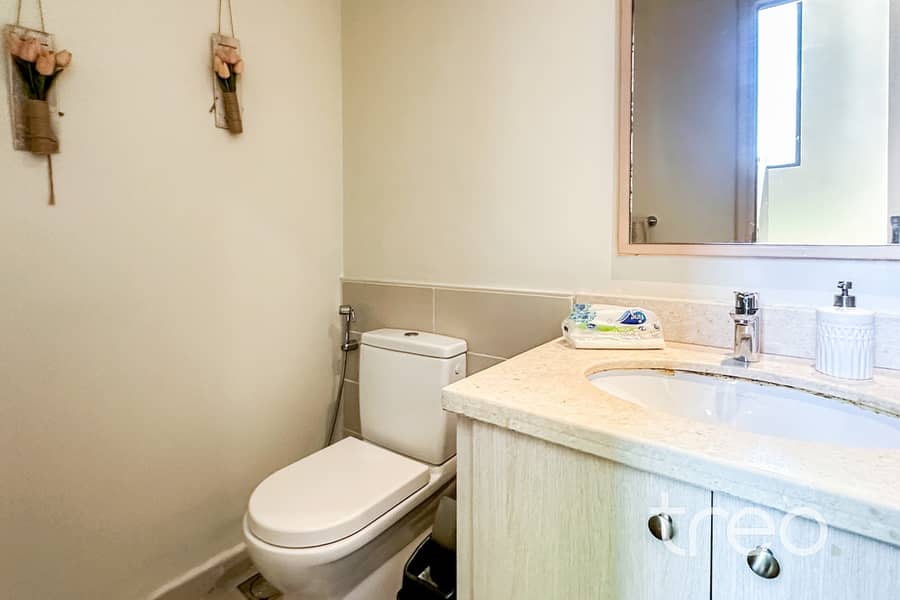 4 Bedroom Villa| Beautiful Large Garden - Image 16