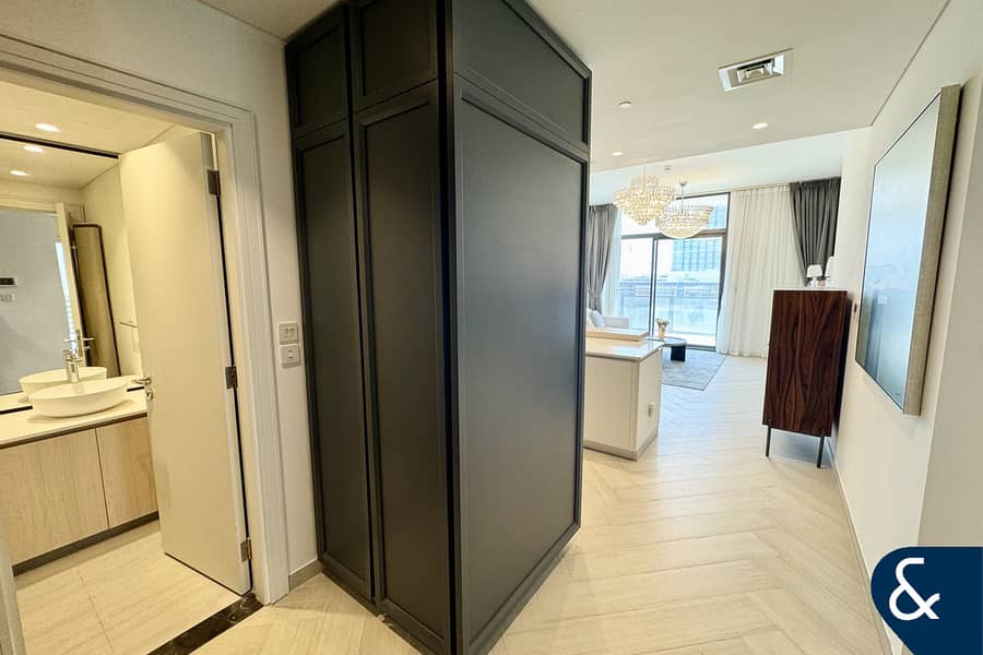 Vacant | Corner Unit | Park View | Furnished - Image 6