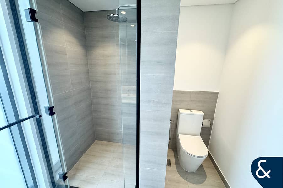 Vacant | Corner Unit | Park View | Furnished - Image 13