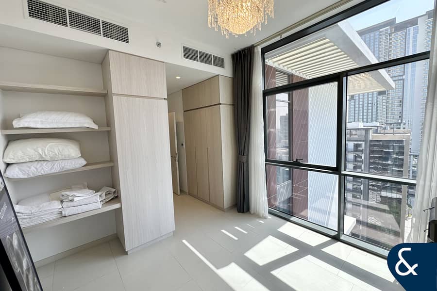 Vacant | Corner Unit | Park View | Furnished - Image 15