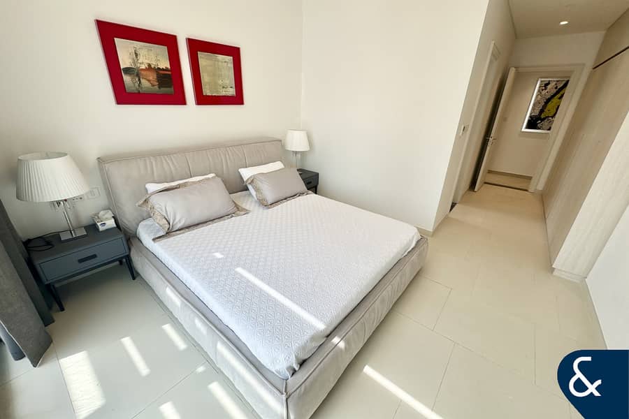 Vacant | Corner Unit | Park View | Furnished - Image 20