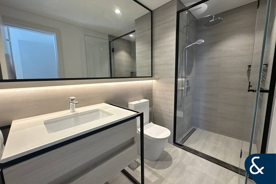 Vacant | Corner Unit | Park View | Furnished - Image 21