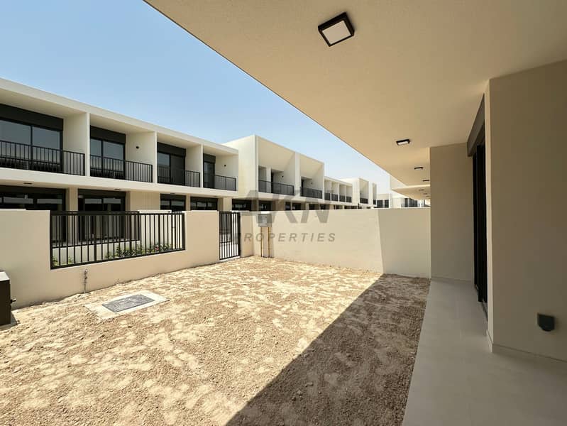 Spacious 3 Bhk +Maid room | Brand new - Image 10