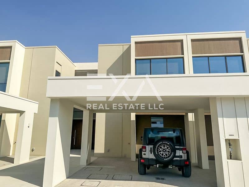 Single Row I Close to Clubhouse I Brand New