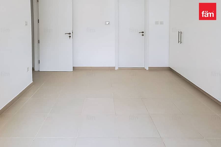 Premium Pool View | Vacant on Transfer | Spacious - Image 13