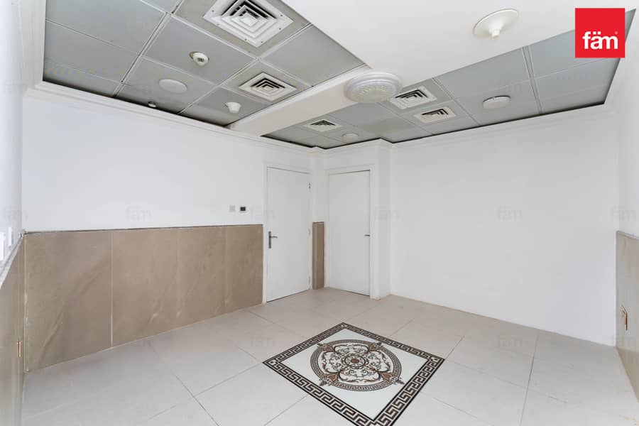 Vacant | 1BR converted to 2BR | Closed Kitchen