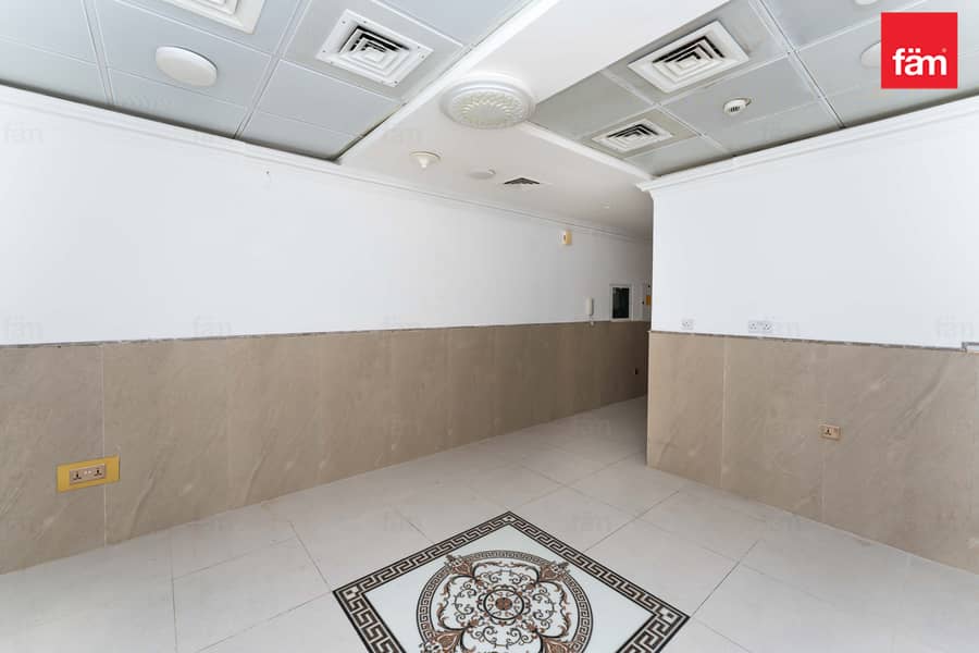 Vacant | 1BR converted to 2BR | Closed Kitchen