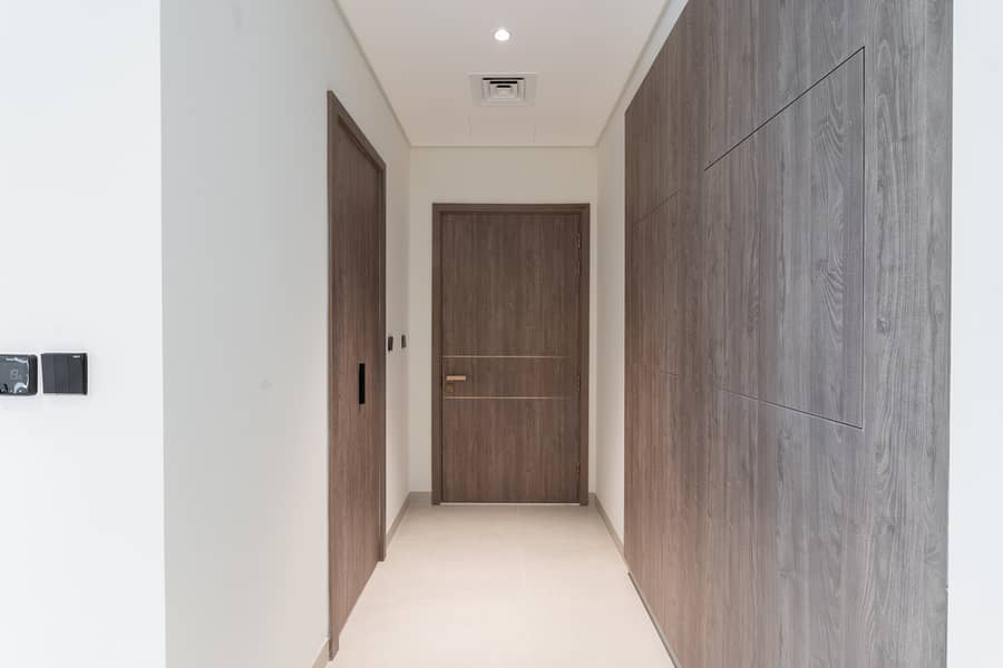 Spacious 2-Bedroom Unfurnished Apartment in the Heart of Business Bay - Image 10