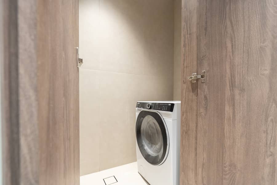 Spacious 2-Bedroom Unfurnished Apartment in the Heart of Business Bay - Image 12