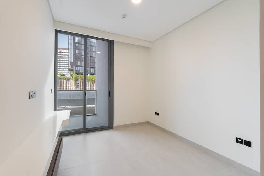 Spacious 2-Bedroom Unfurnished Apartment in the Heart of Business Bay - Image 13