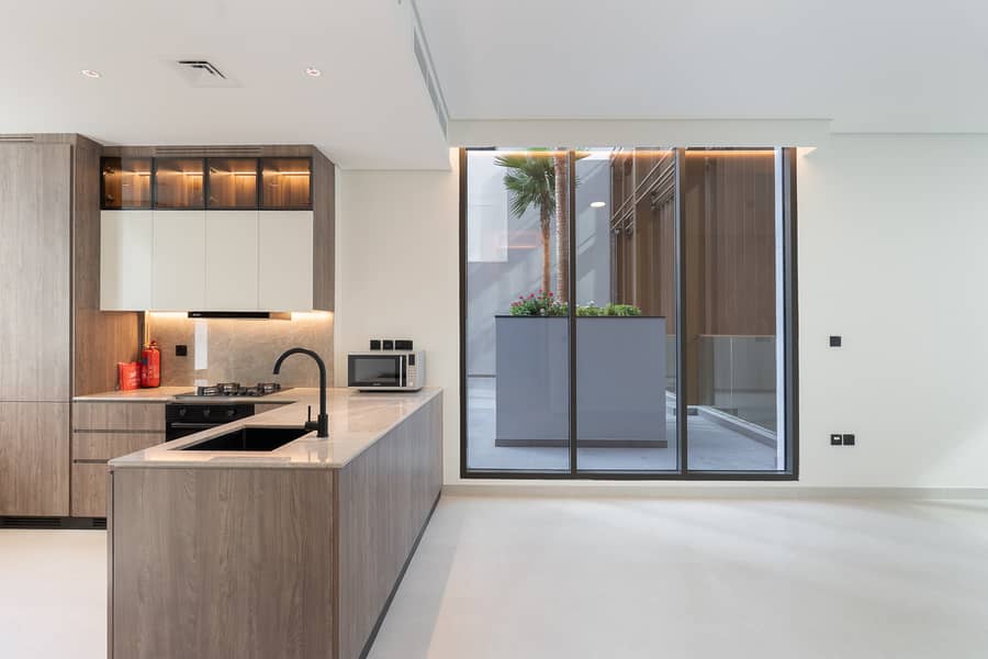 Spacious 2-Bedroom Unfurnished Apartment in the Heart of Business Bay - Image 18