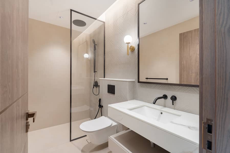 Spacious 2-Bedroom Unfurnished Apartment in the Heart of Business Bay - Image 21