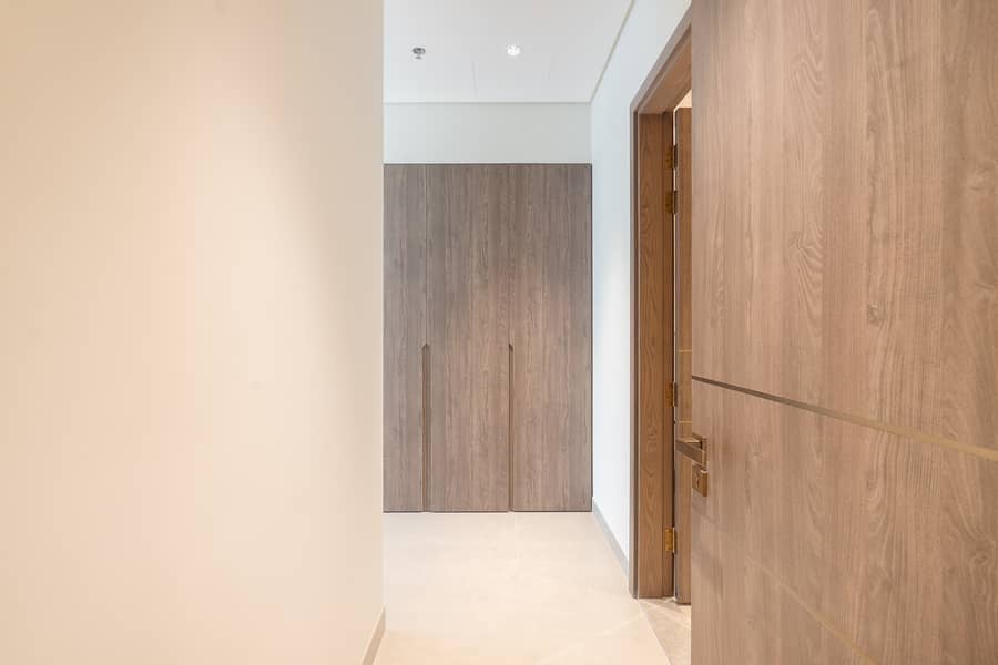 Spacious 2-Bedroom Unfurnished Apartment in the Heart of Business Bay - Image 22