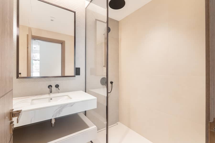 Spacious 2-Bedroom Unfurnished Apartment in the Heart of Business Bay - Image 27