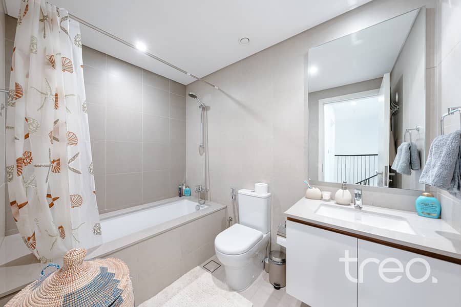 Light and Bright | Modern | Lush Garden - Image 12