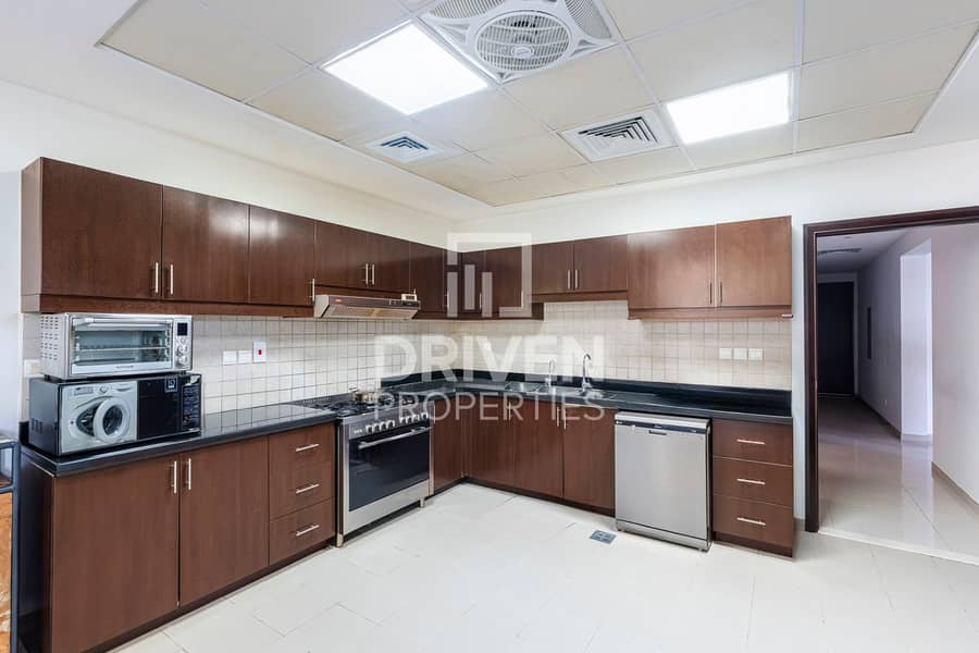 Huge Plot Villa | Potential High ROI | Exclusive - Image 13