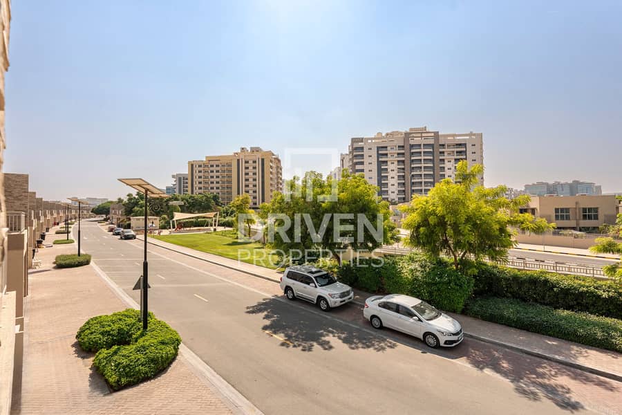 Huge Plot Villa | Potential High ROI | Exclusive - Image 24