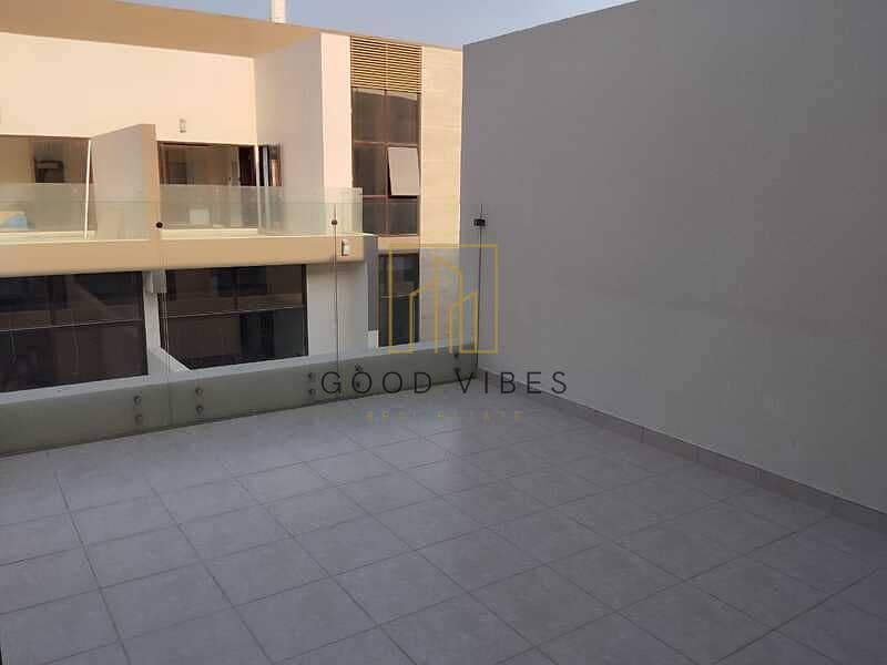 VACANT | SPACIOUS 3 BEDROOM ENSUITE + MAIDS