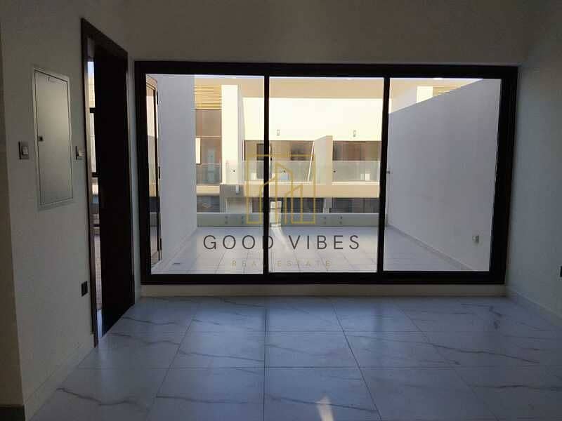 VACANT | SPACIOUS 3 BEDROOM ENSUITE + MAIDS