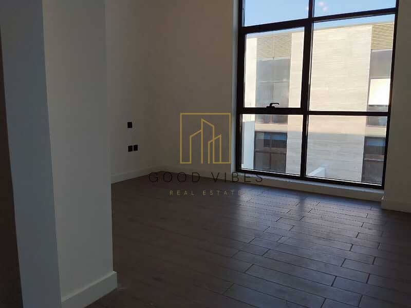 VACANT | SPACIOUS 3 BEDROOM ENSUITE + MAIDS