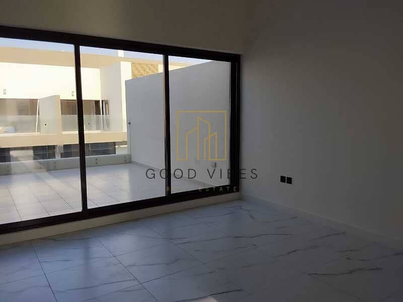 VACANT | SPACIOUS 3 BEDROOM ENSUITE + MAIDS