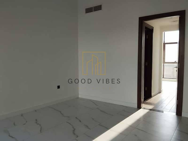 VACANT | SPACIOUS 3 BEDROOM ENSUITE + MAIDS - Image 8