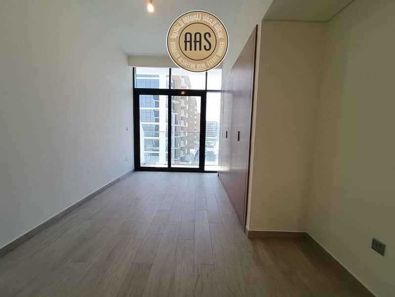 Spacious and luxurious Studio apartment with chiller-free only 52k ready to move