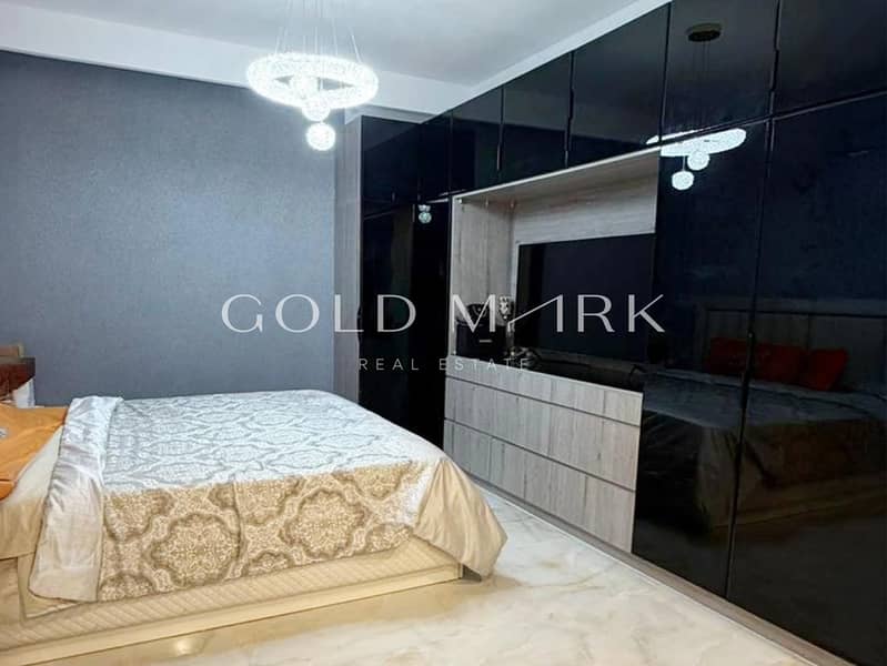 Single Row | End Corner | Big Plot | Furnished