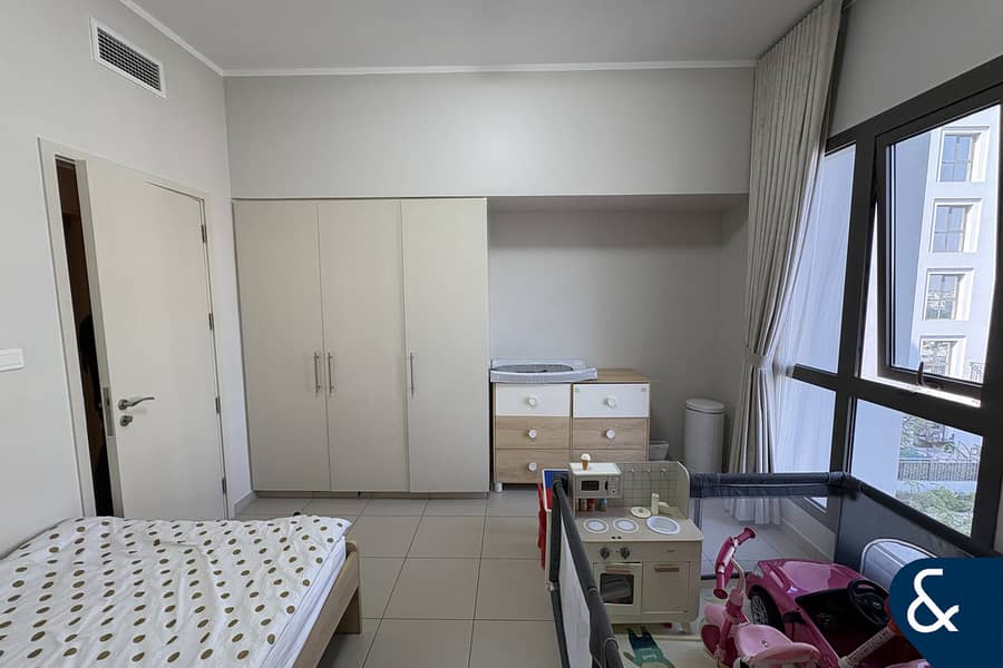 Upgraded | Vacant On Transfer | Pool View - Image 11