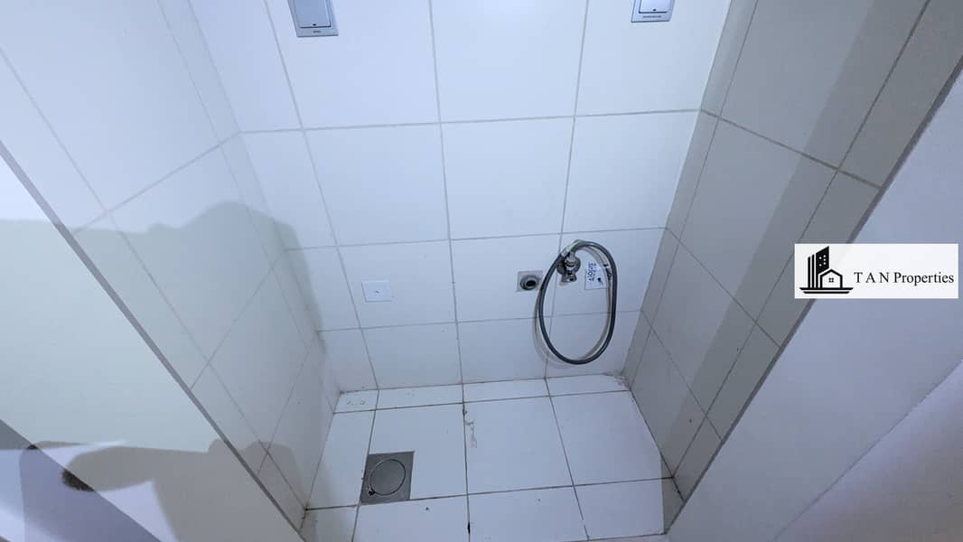 2 BHK + MAIDS |•| LUXURY BUILDING |•| CLOSE TO METRO |•| HUGE SIZE LAYOUT - Image 16