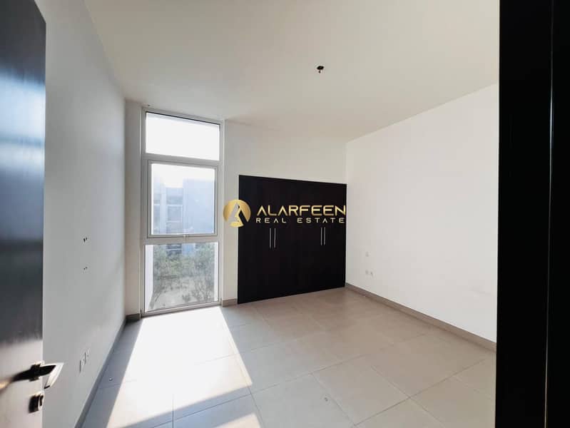 Unfurnished 3BR| Prime Location | Call Now