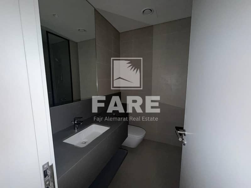 16 2f68a4fe-2796-48be-9a9c-cfdfbdb677ba. jpg